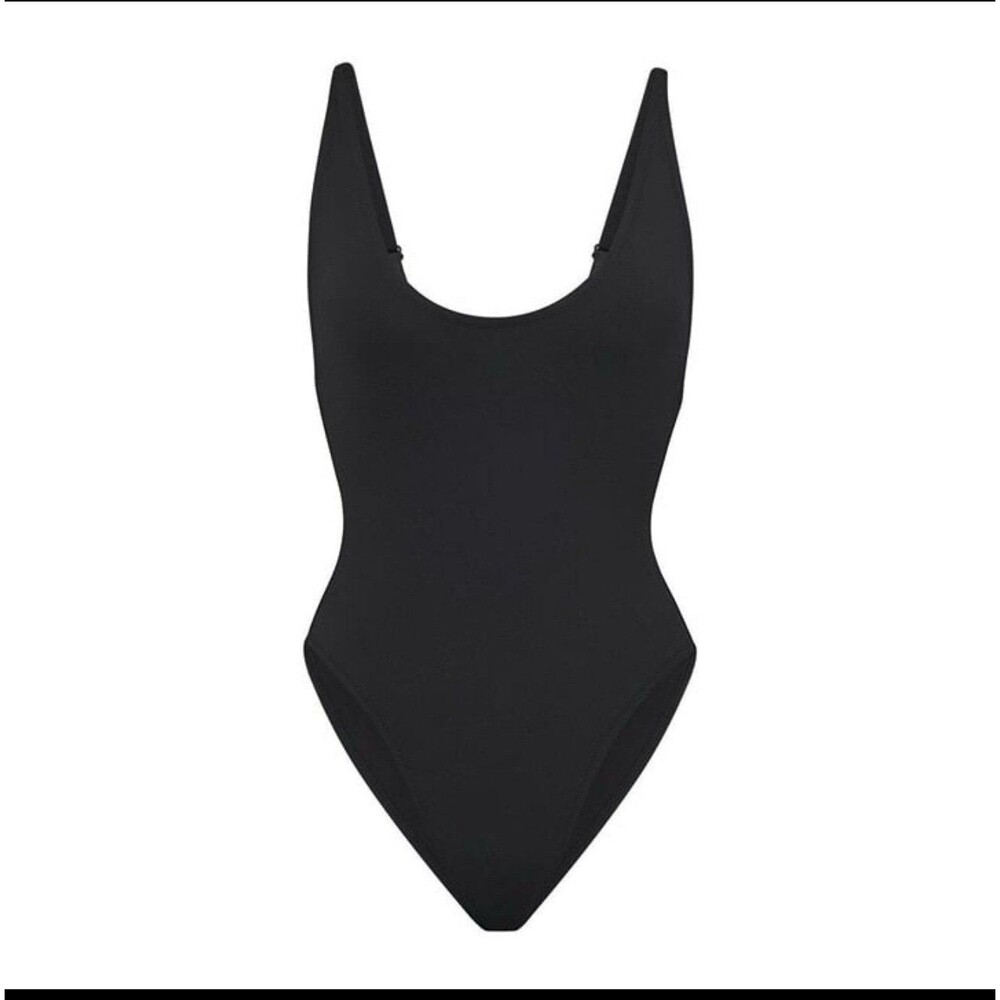 SKIMS SIGNATURE SWIM SCOOP NECK ONE PIECE IN ONYX  Size large